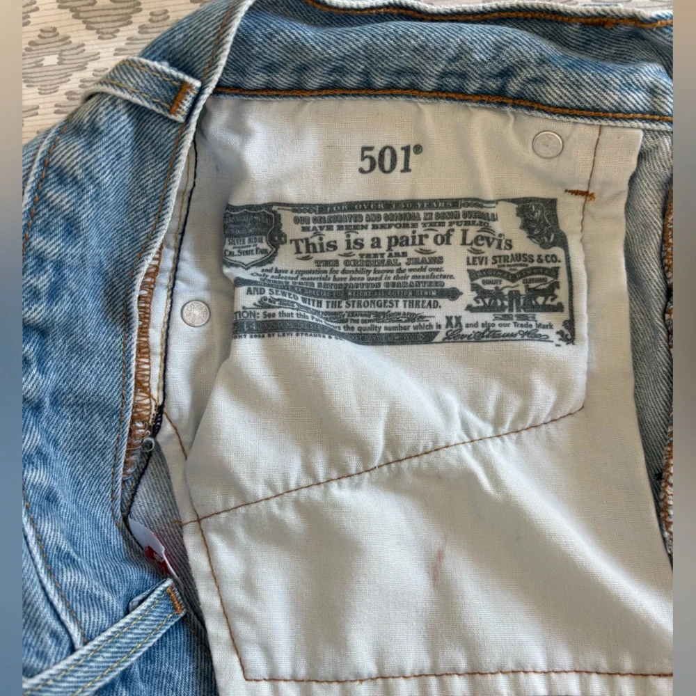 Levi's Blue Jean Shorts High-Waisted Distressed - Picture 6 of 7